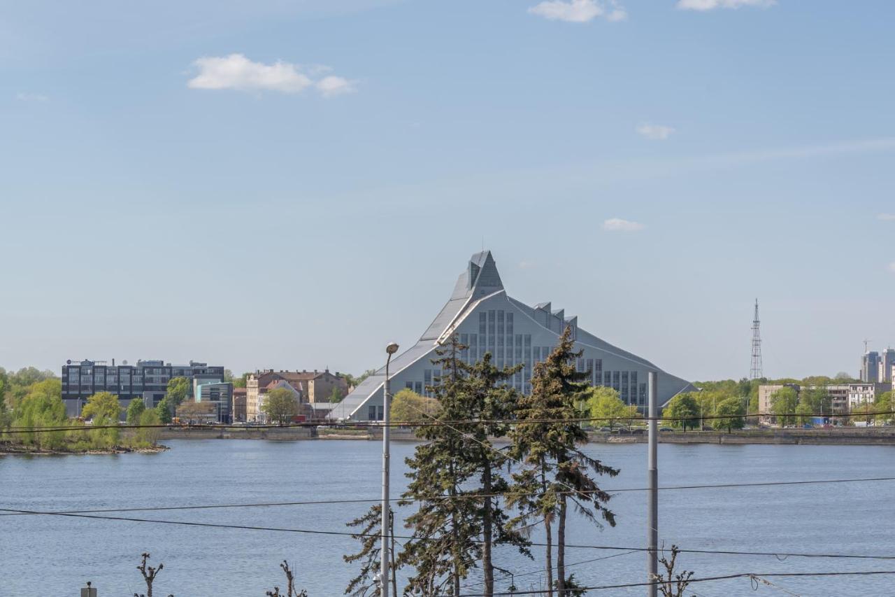 Cosy Studio With River View Рига Екстер'єр фото